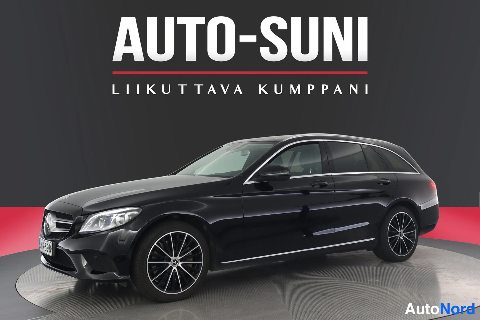 Musta Mercedes-Benz C 2020, etuviisto, keula vasemmalle, kuva 2