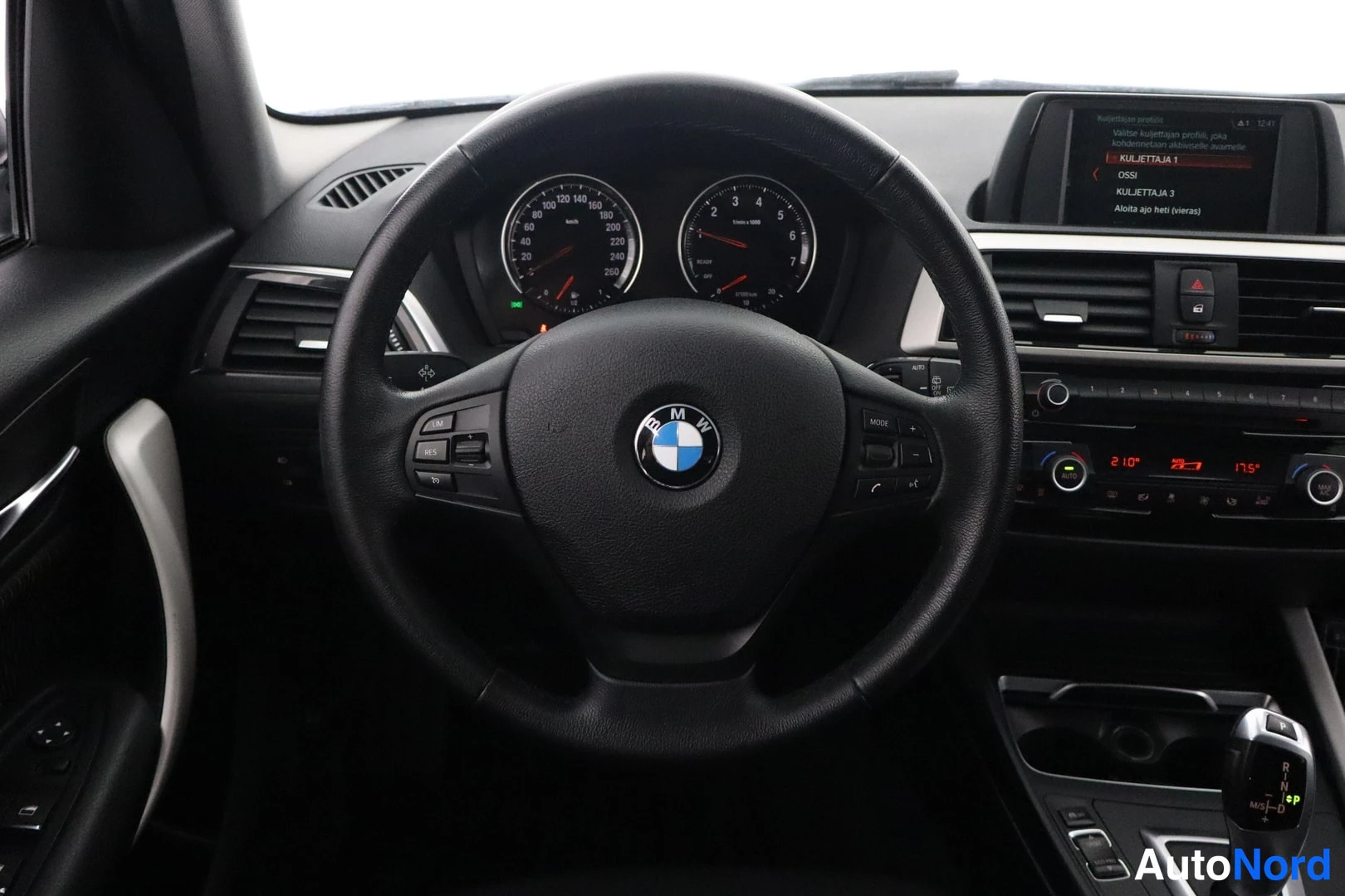Valkoinen BMW 118i 2018, kuva 14