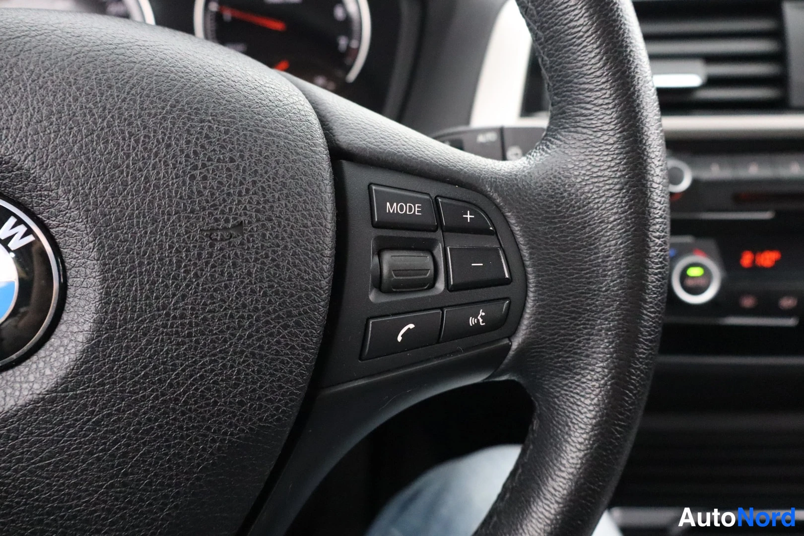 Valkoinen BMW 118i 2018, kuva 16