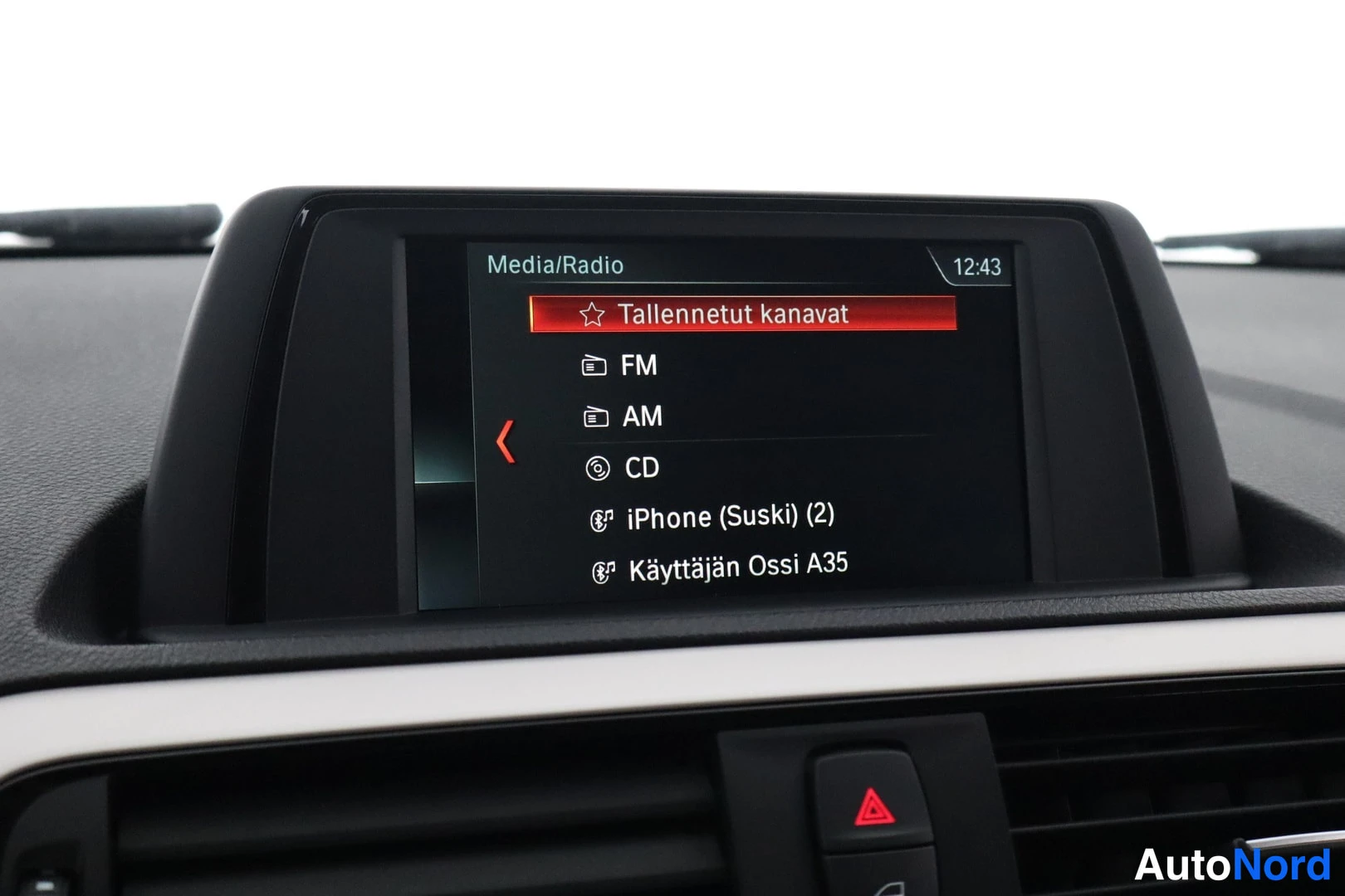 Valkoinen BMW 118i 2018, kuva 19