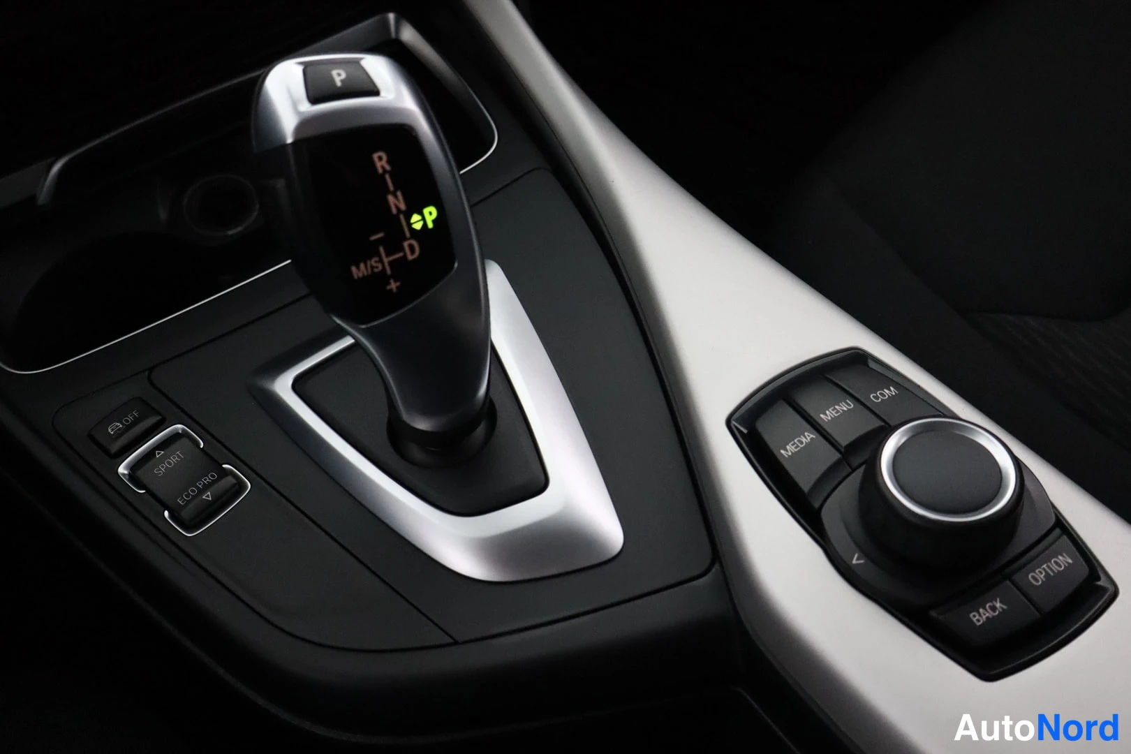 Valkoinen BMW 118i 2018, kuva 23