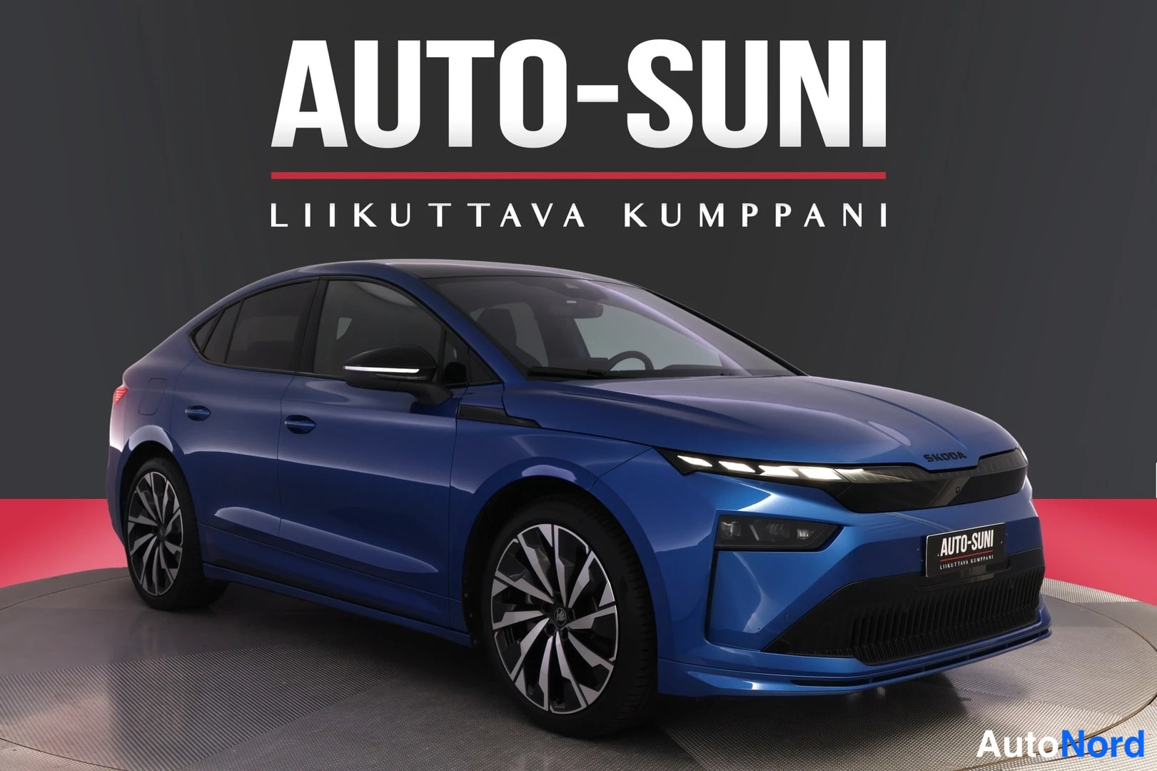 Sininen Skoda Enyaq 2026, etuviisto, keula oikealle, kuva 2