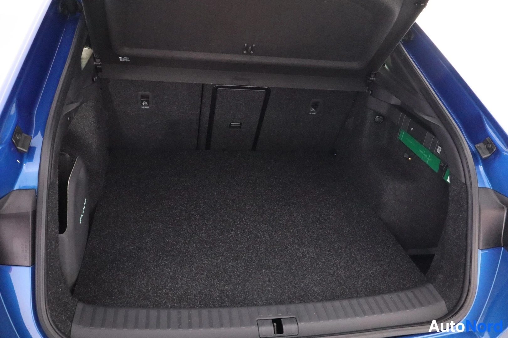 Sininen Skoda Enyaq 2026, tavaratila, kuva 13