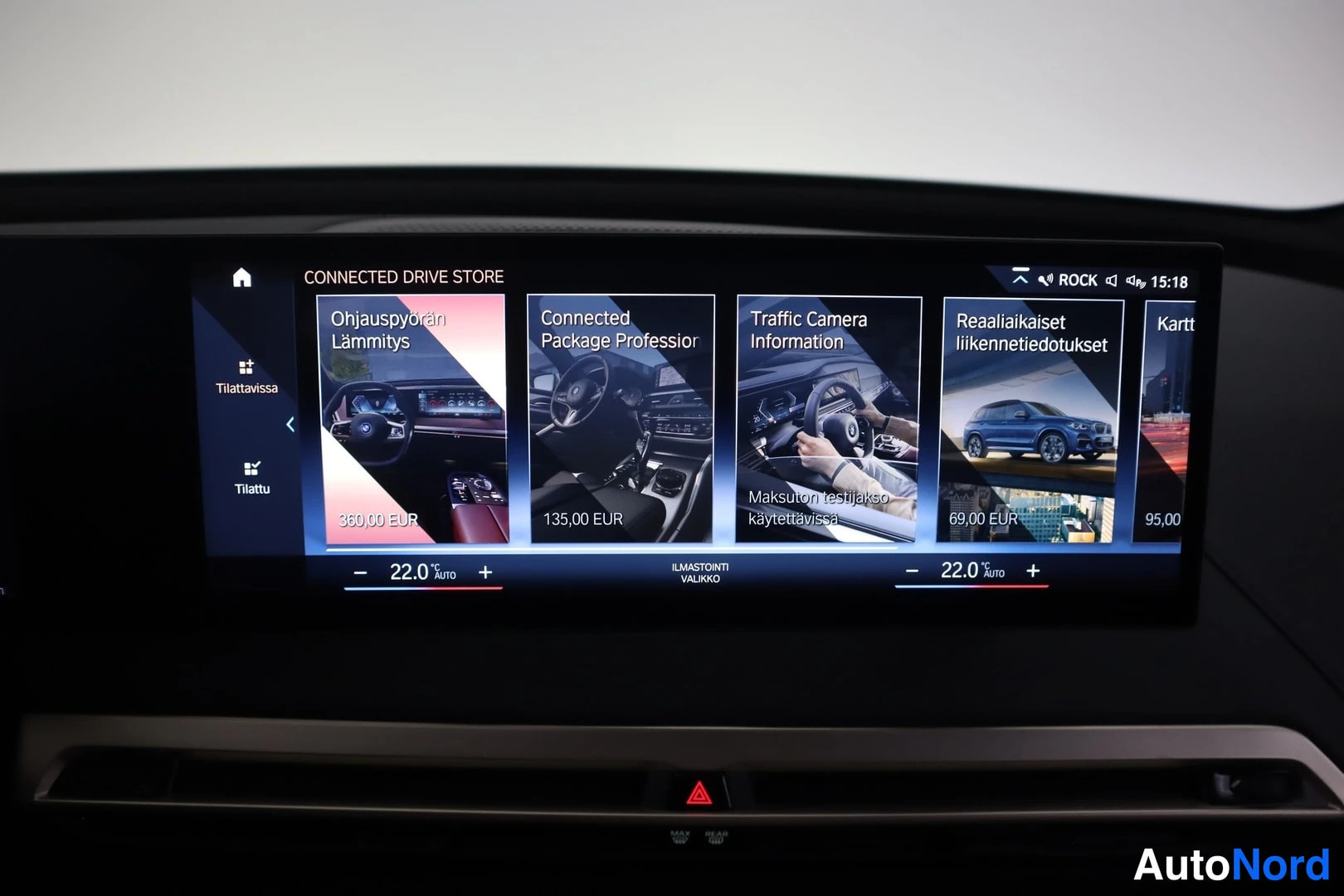Muu: Auton infotainment-näyttö näyttää Connected Drive Store -valikkoa palveluilla, kuten Onjauspyörän lämmitys ja Traffic Camera Information.