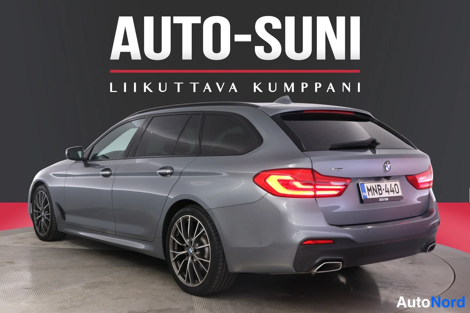 Harmaa BMW 520d xDrive 2018, takaviisto, kuva 5