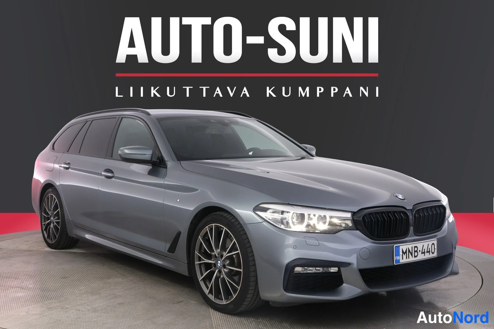 Harmaa BMW 520d xDrive 2018, etuviisto, keula oikealle, kuva 3