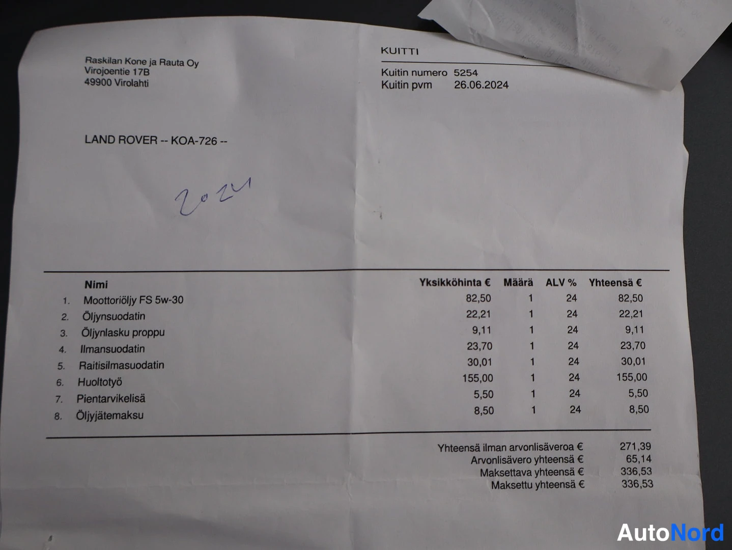 Muu: Receipt dated 26.06.2024 for service items for Land Rover, oil and filters, total payable 336.53 €, with handwritten mark.
