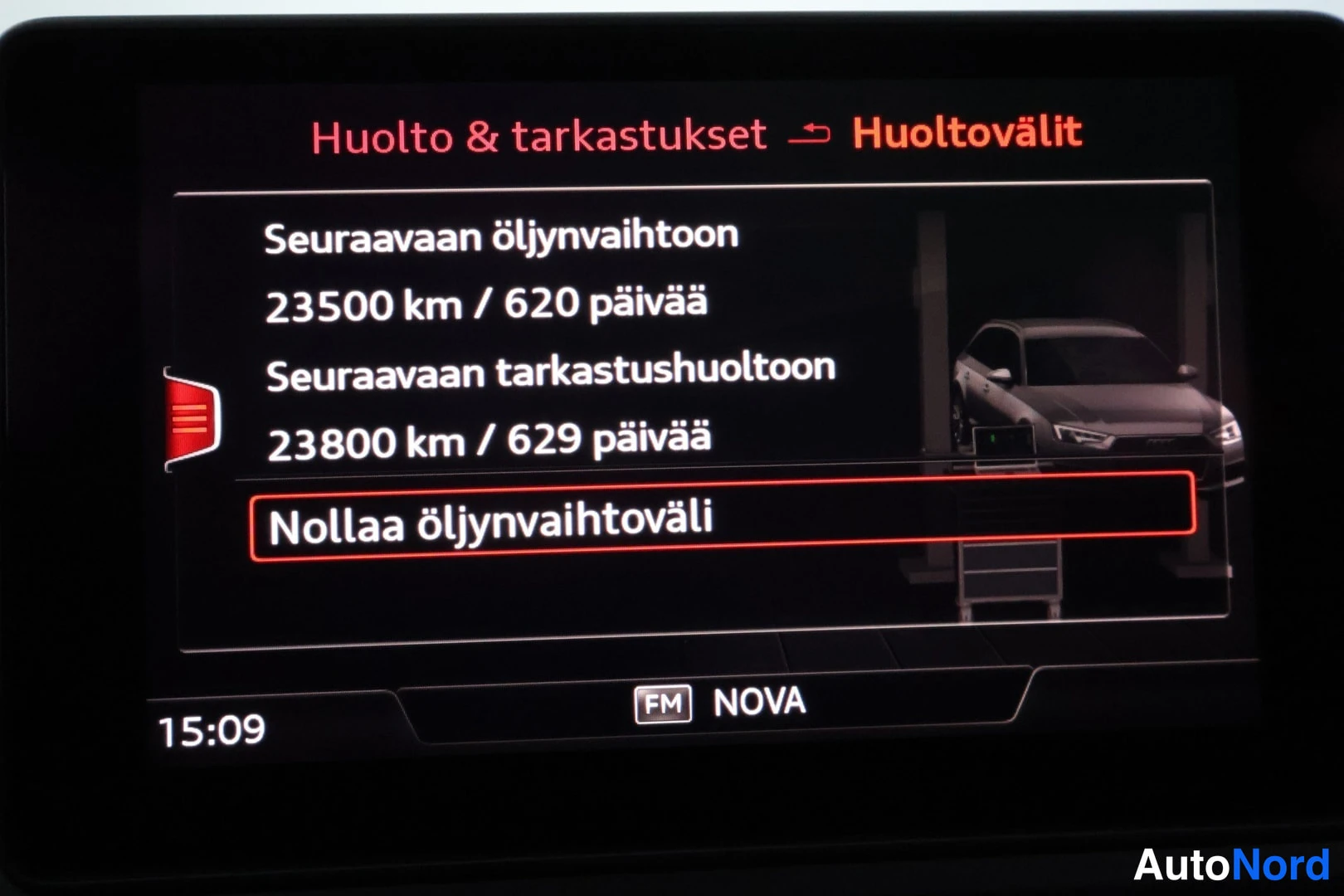 Muu: Medianäyttö Huolto & tarkastukset: seuraava öljynvaihto 23500 km / 620 päivää, tarkastushuolto 23800 km / 629 päivää.