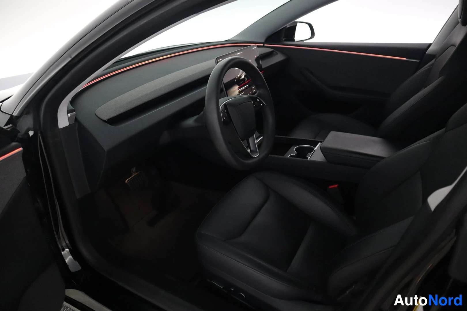 Musta Tesla Model 3 2024, kuva 10