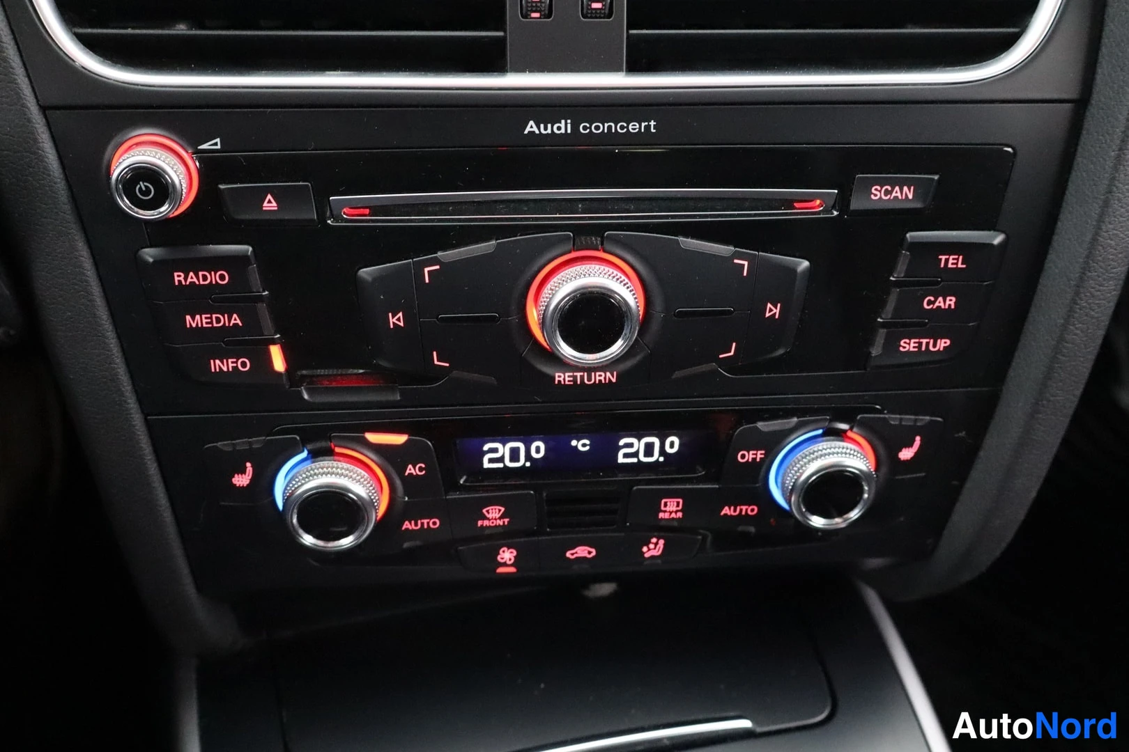 Valkoinen Audi A4 allroad quattro 2014, yksityiskohta, kuva 20