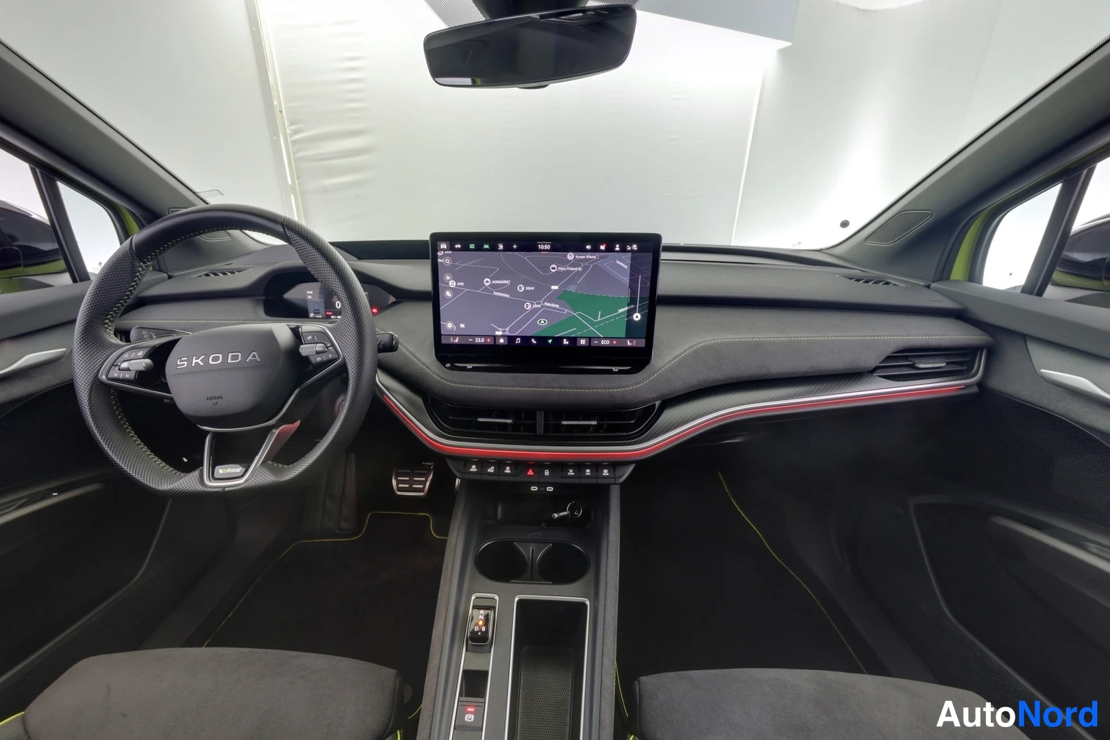 Vihreä Skoda Enyaq 2026, kuva 8