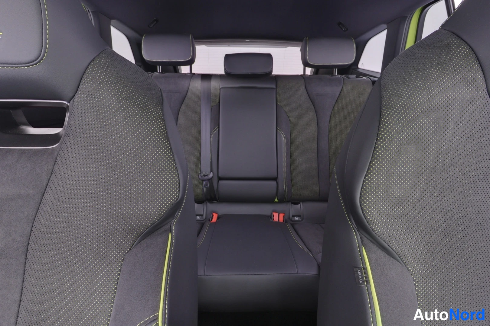 Vihreä Skoda Enyaq 2026, kuva 9