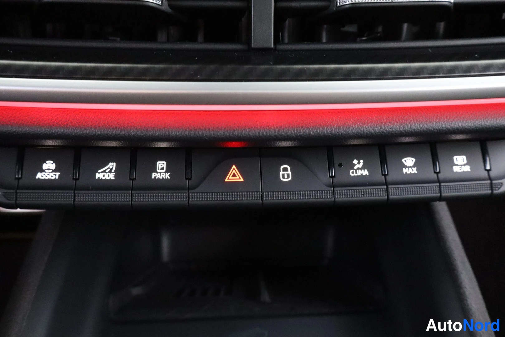 Vihreä Skoda Enyaq 2026, kuva 25