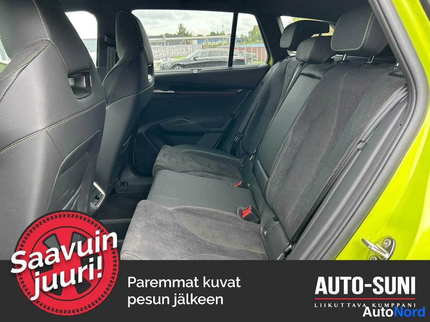 Muu: Takaistuimet ja matkustamo ovista katsottuna.
