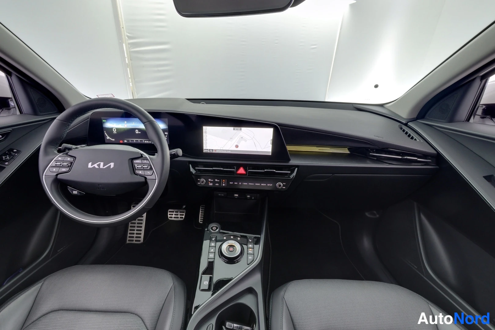 Valkoinen Kia Niro 2023, kuva 7