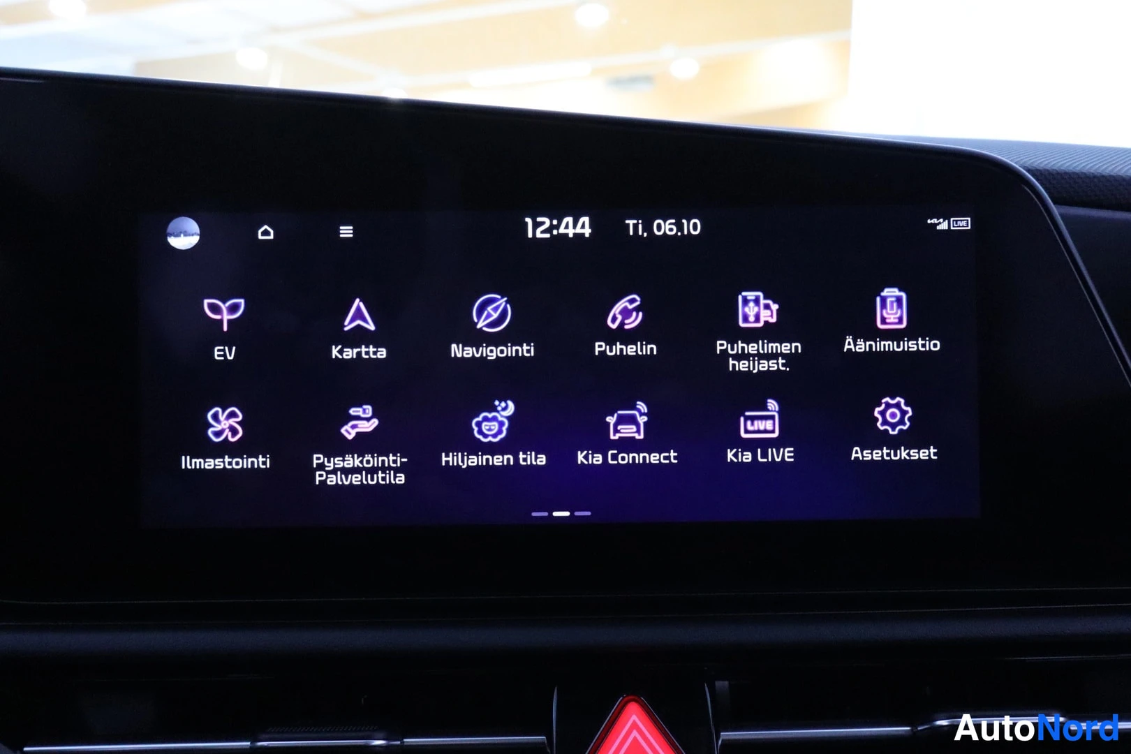 Valkoinen Kia Niro 2023, kuva 15