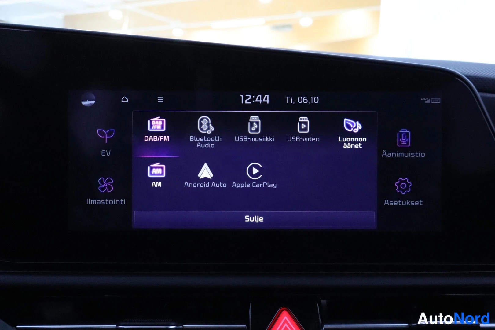 Valkoinen Kia Niro 2023, kuva 31