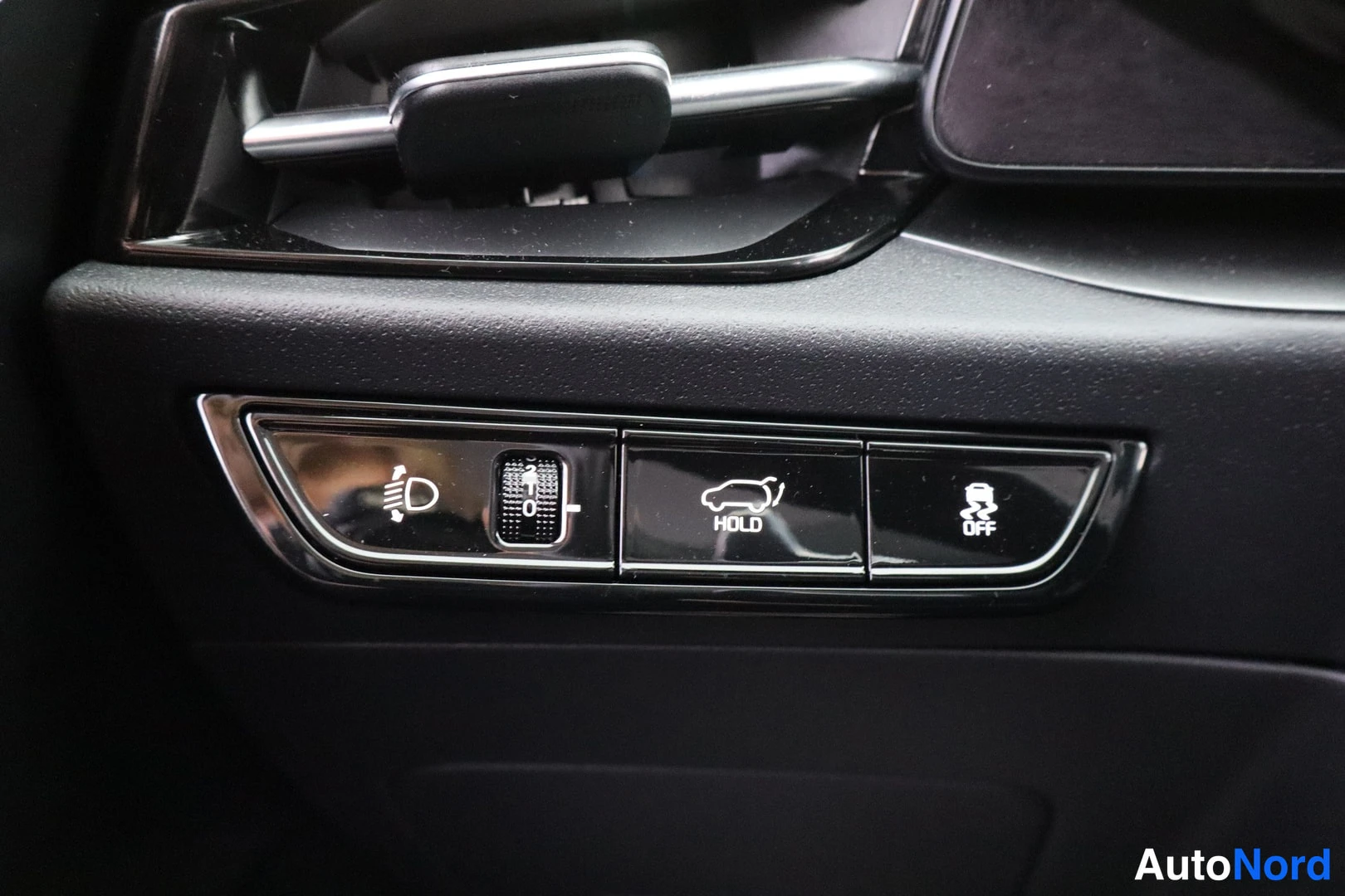 Valkoinen Kia Niro 2023, kuva 18