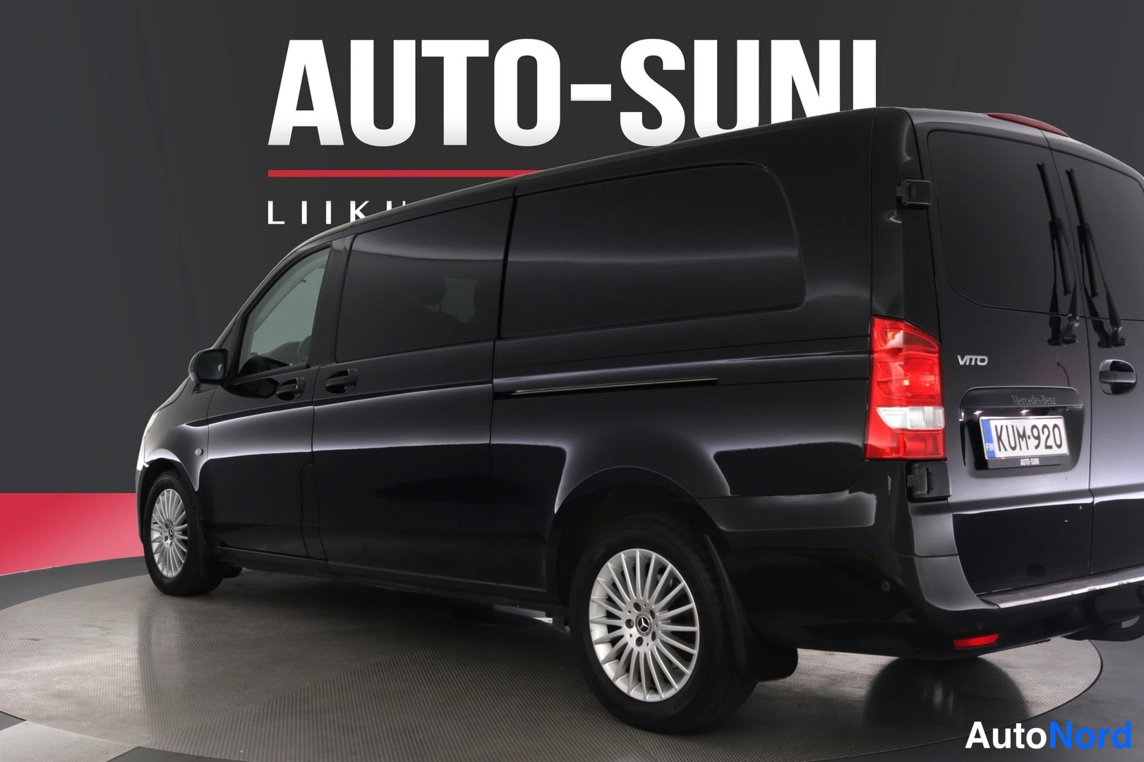 Musta Mercedes-Benz Vito 2021, takaviisto, kuva 6