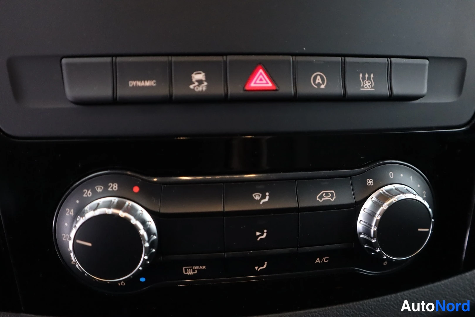 Musta Mercedes-Benz Vito 2021, yksityiskohta, kuva 21