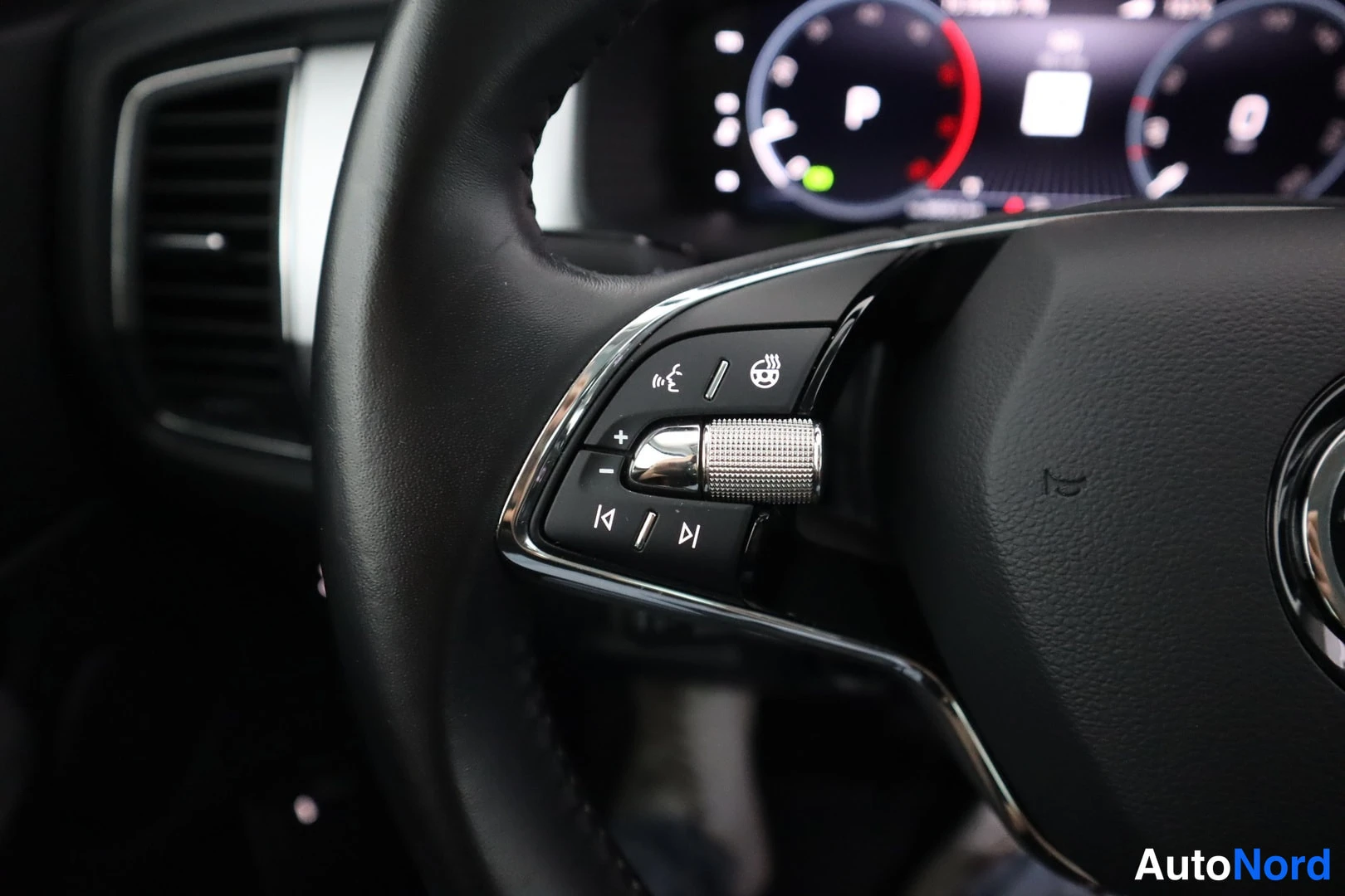 Harmaa Skoda Kodiaq 2022, yksityiskohta, kuva 15