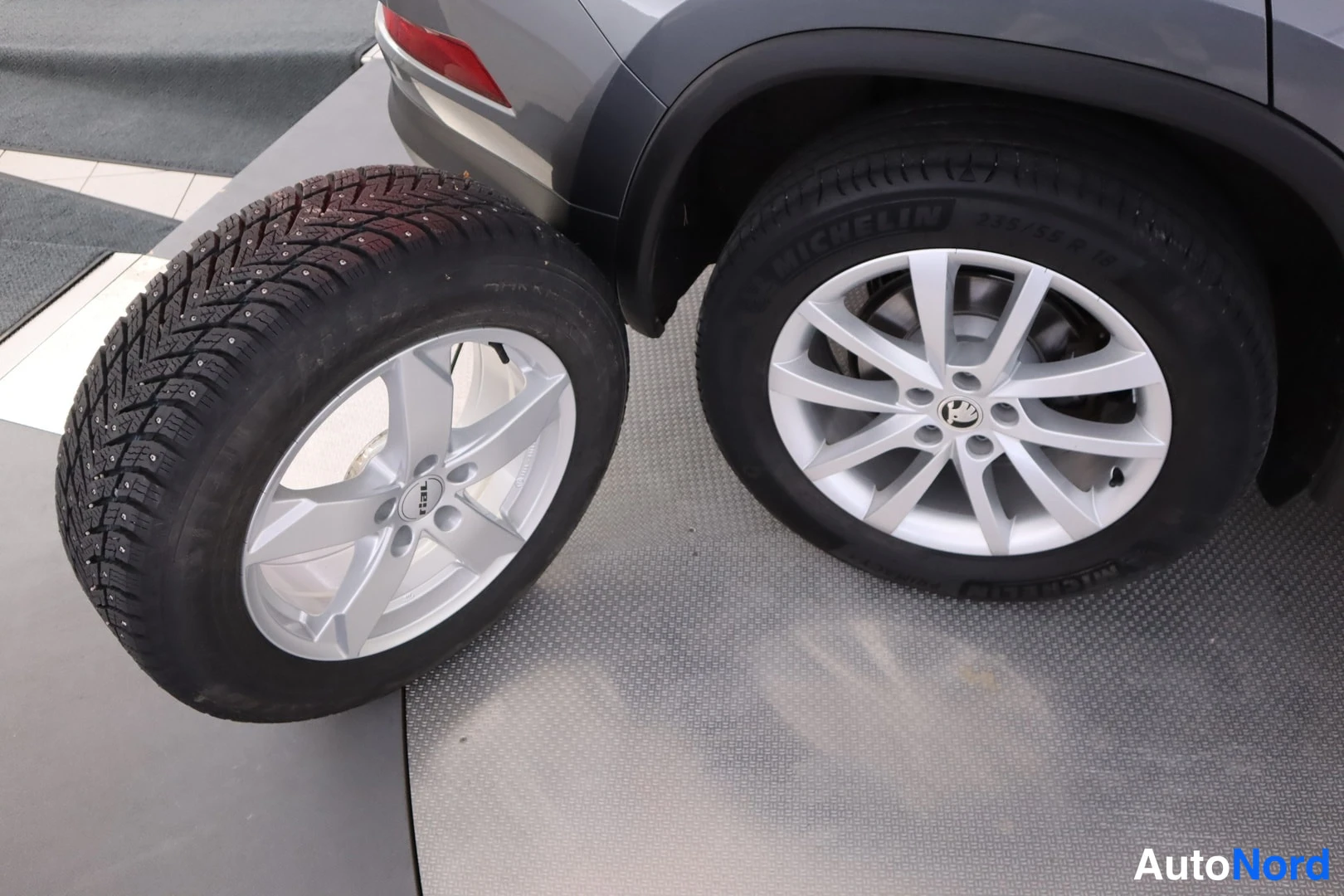 Harmaa Skoda Kodiaq 2022, yksityiskohta, kuva 25