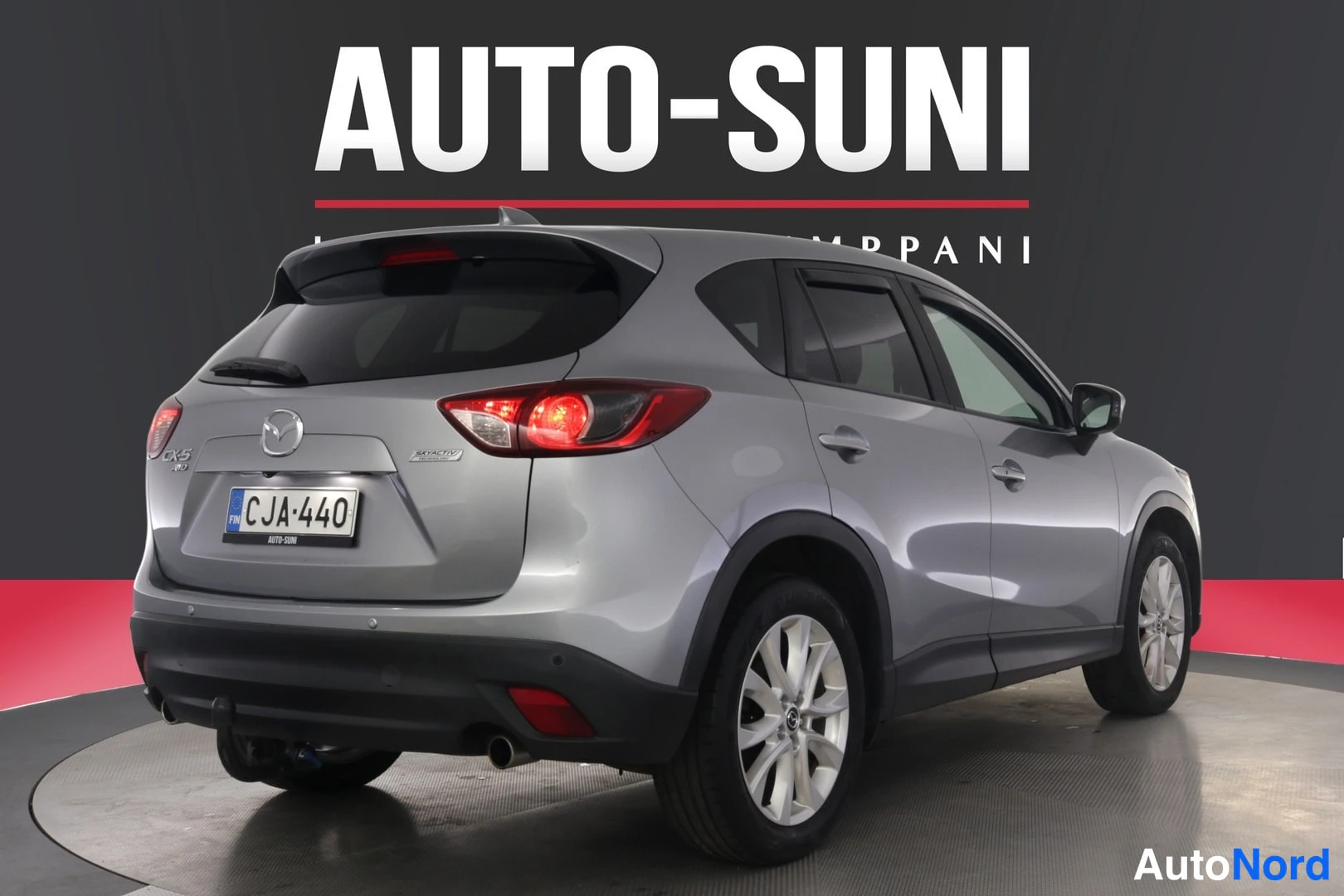 Takaviisto: Autosuni-ilmoitus: Mazda CX-5 2013 – autotallissa, lainausmerkkejä jne.