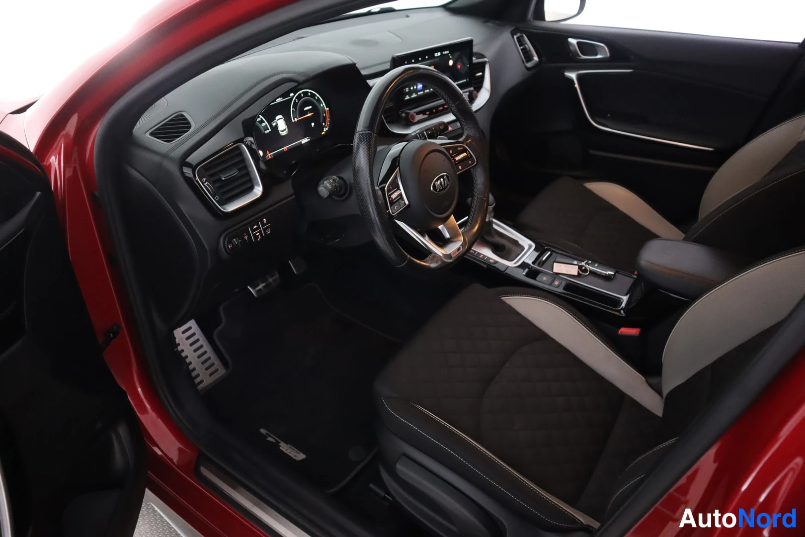 Punainen Kia ProCeed 2020, kuva 19