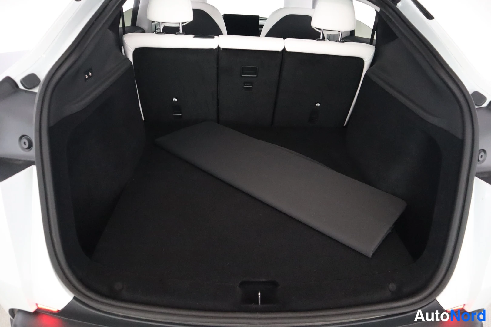 Tesla Model Y 2026, ulkokuva 22 – Lappeenranta