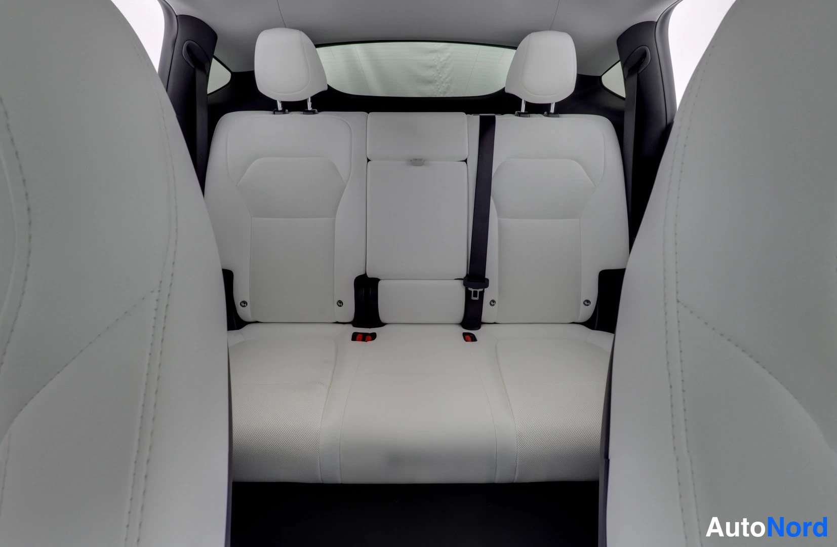 Tesla Model Y 2026, ulkokuva 7 – Lappeenranta