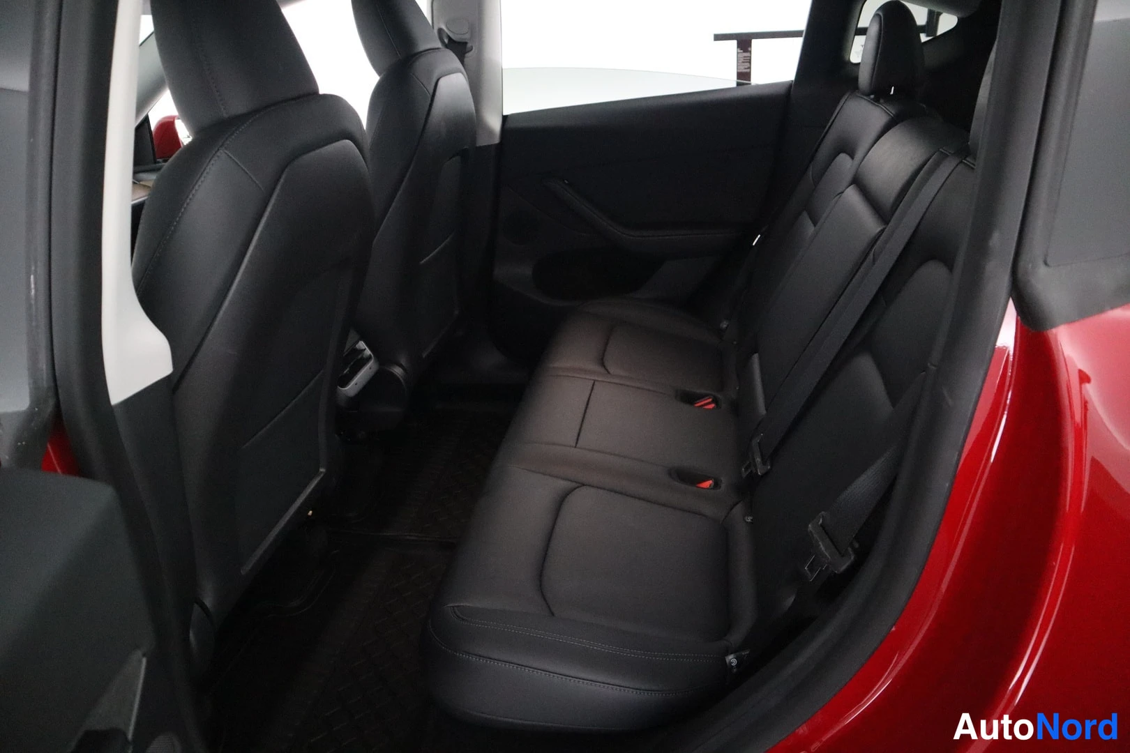 Valkoinen Tesla Model Y 2022, ulkokuva 15 – Lappeenranta