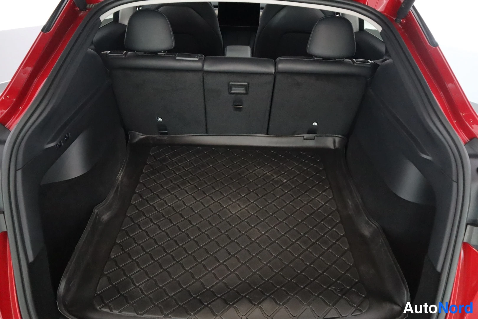 Valkoinen Tesla Model Y 2022, ulkokuva 16 – Lappeenranta