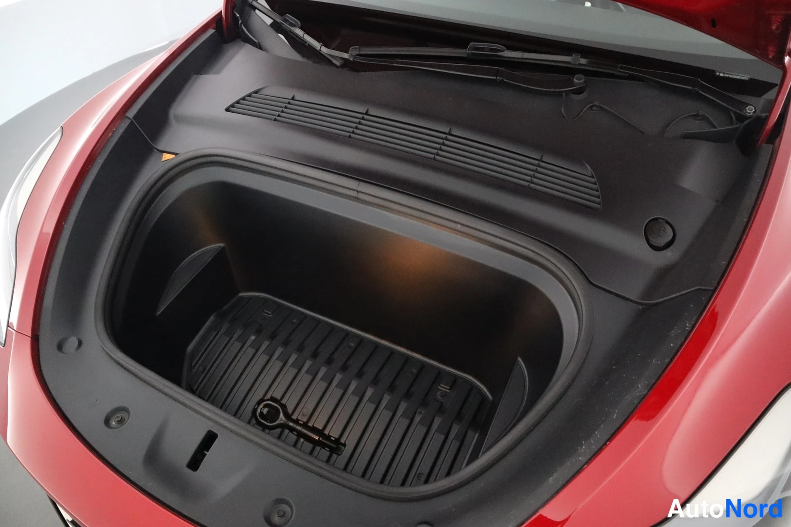 Valkoinen Tesla Model Y 2022, ulkokuva 18 – Lappeenranta