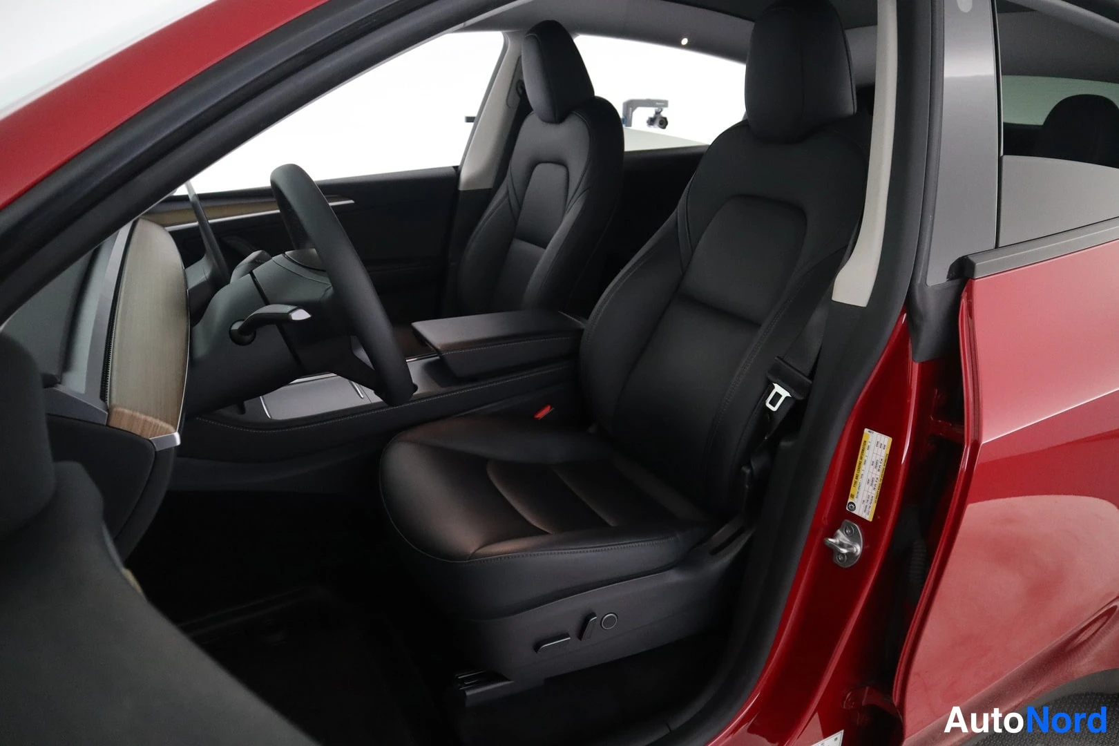 Valkoinen Tesla Model Y 2022, ulkokuva 10 – Lappeenranta