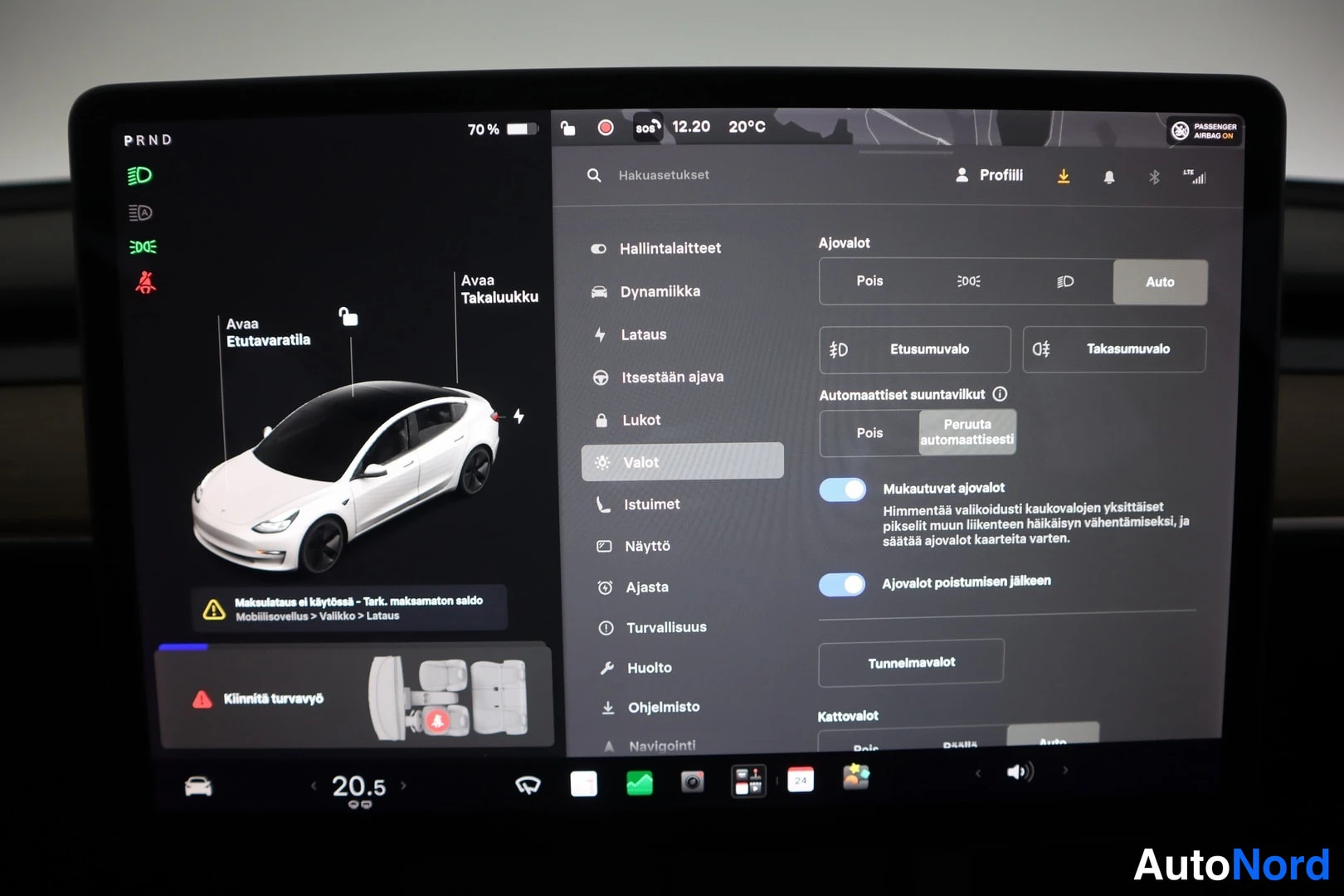 Valkoinen Tesla Model 3 2021, kuva 37