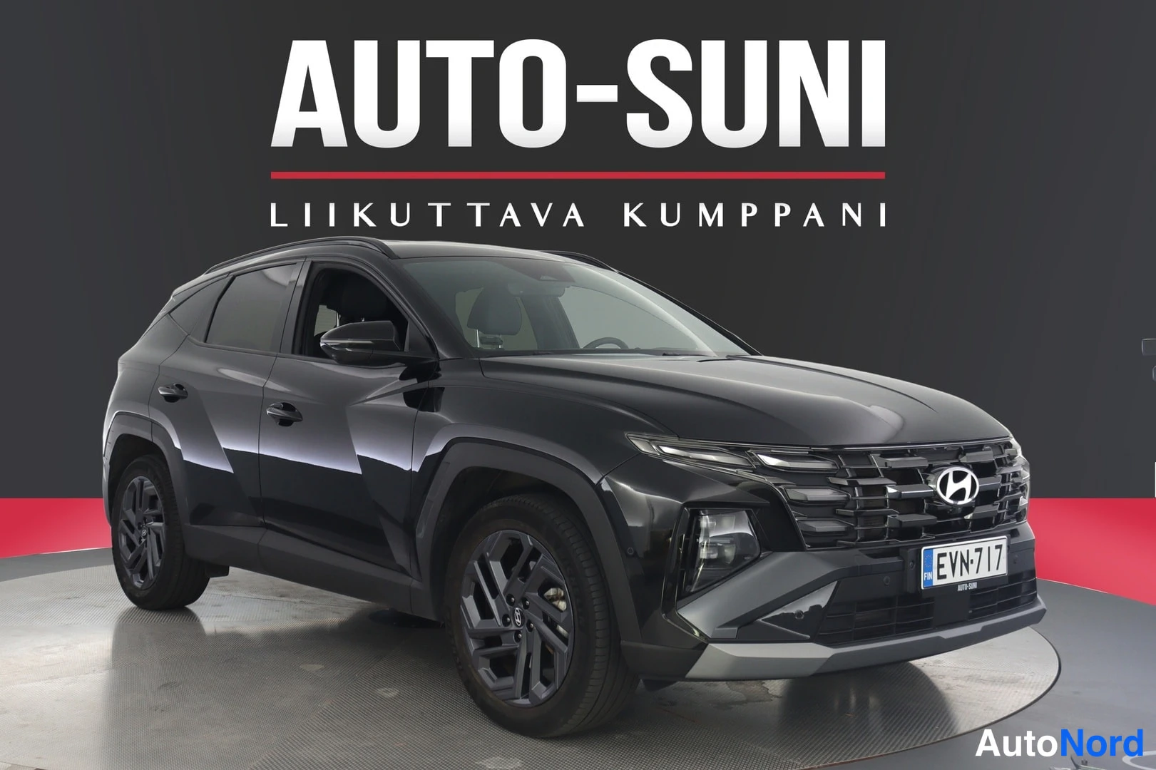 Musta Hyundai Tucson 2025, etuviisto, keula oikealle, kuva 2