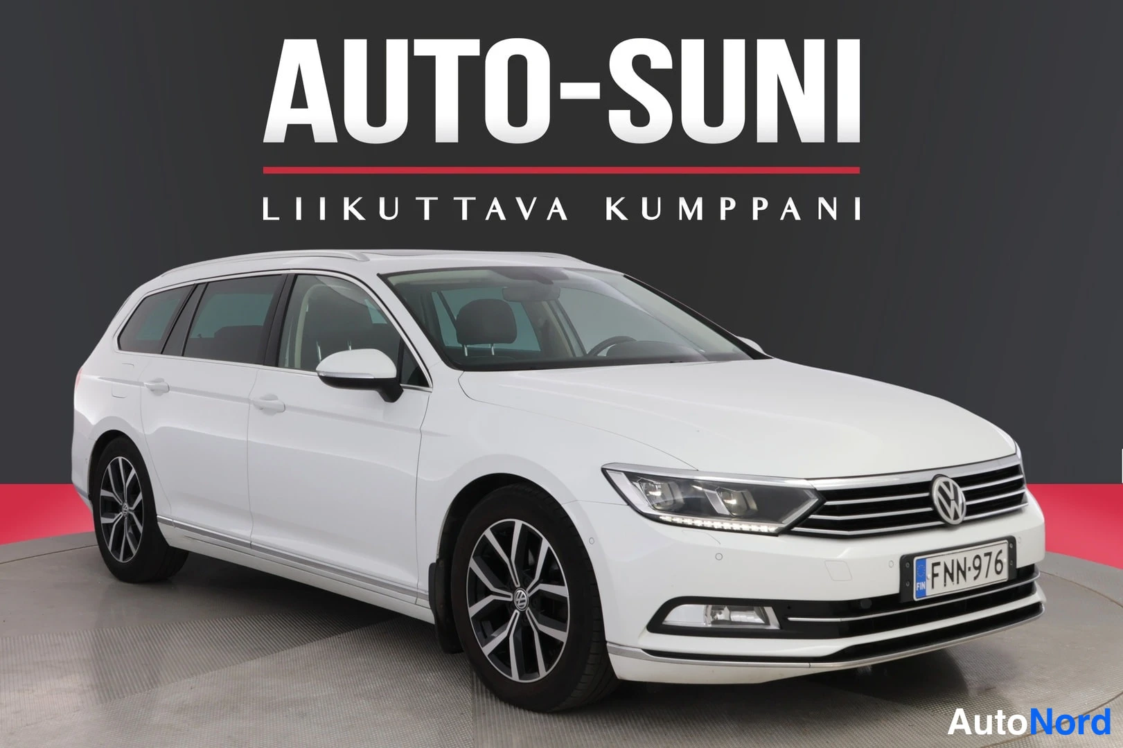 Valkoinen Volkswagen Passat 2015, etuviisto, keula oikealle, kuva 3