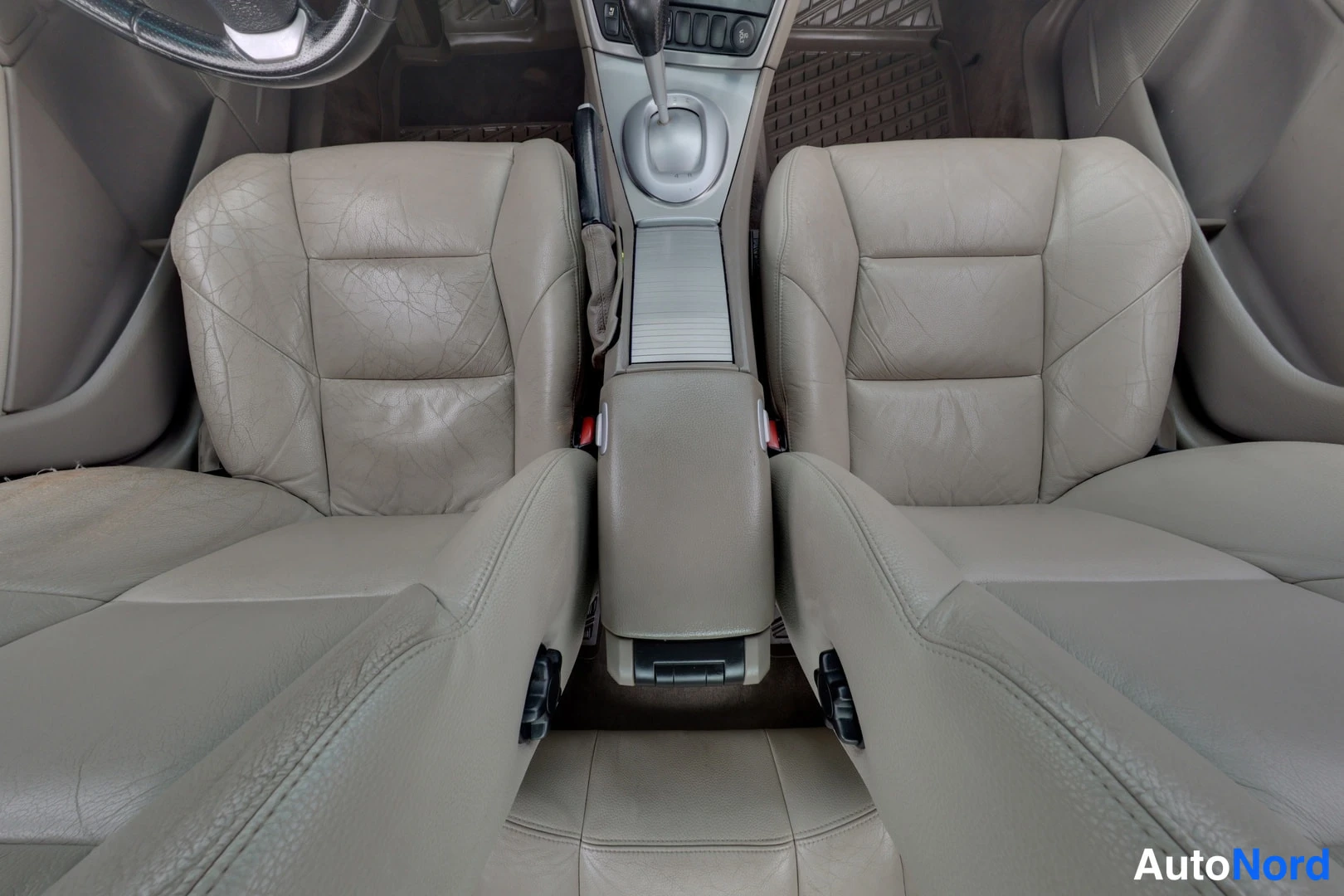 Beige Volvo S60 2008, etuistuimet, kuva 9