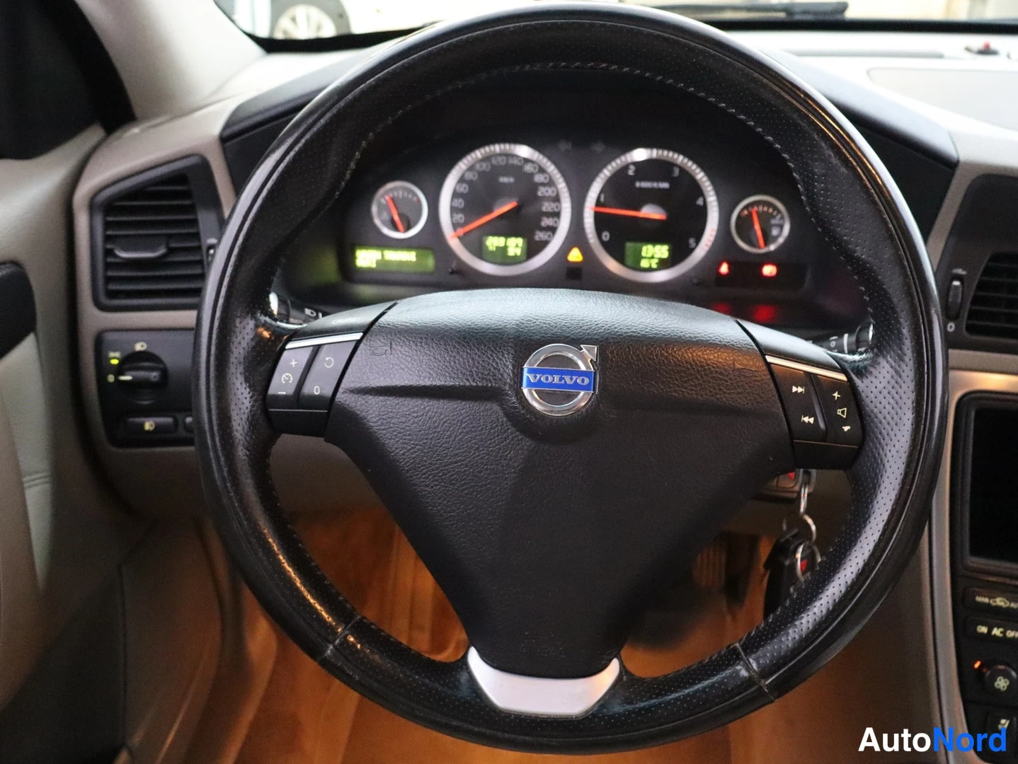 Beige Volvo S60 2008, ohjaamo, kuva 8