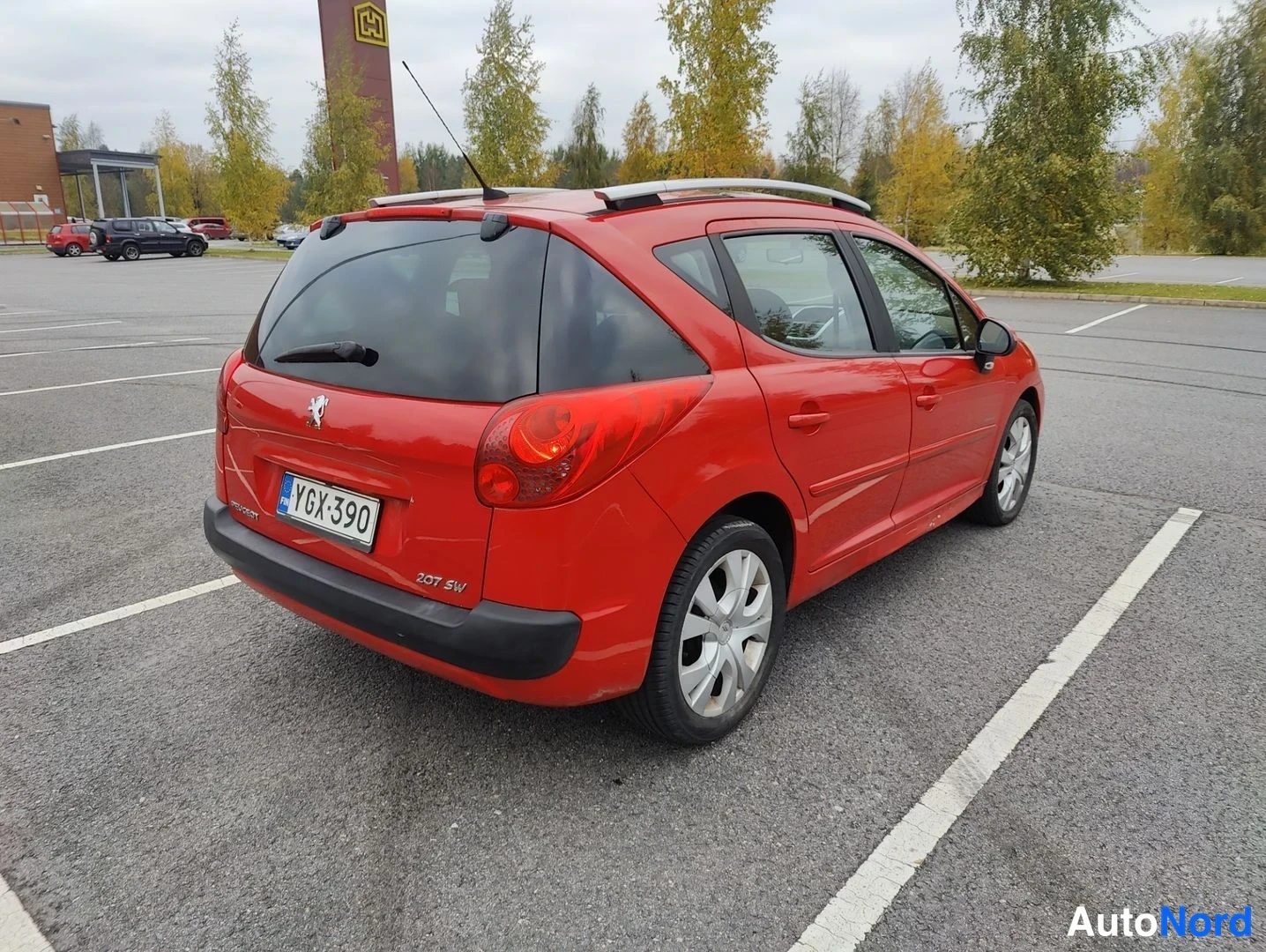 Punainen Peugeot 207 2008, takaviisto, kuva 4