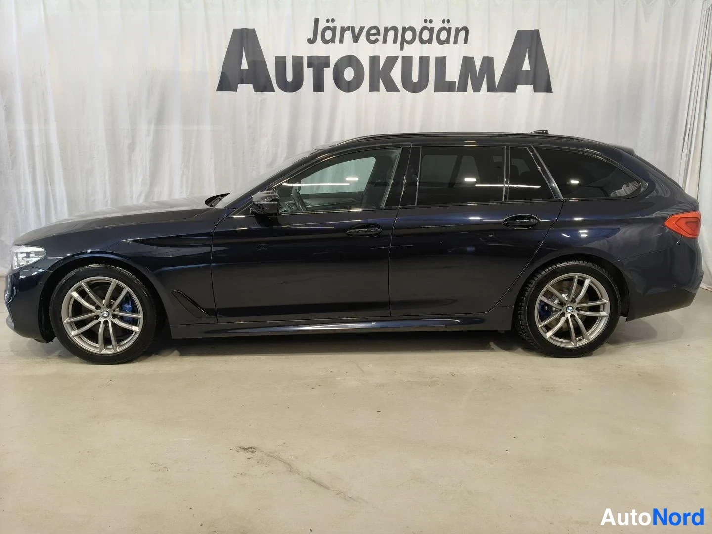 Sivulta: BMW 530d M-Sport Business Sport Shadow Line 2018