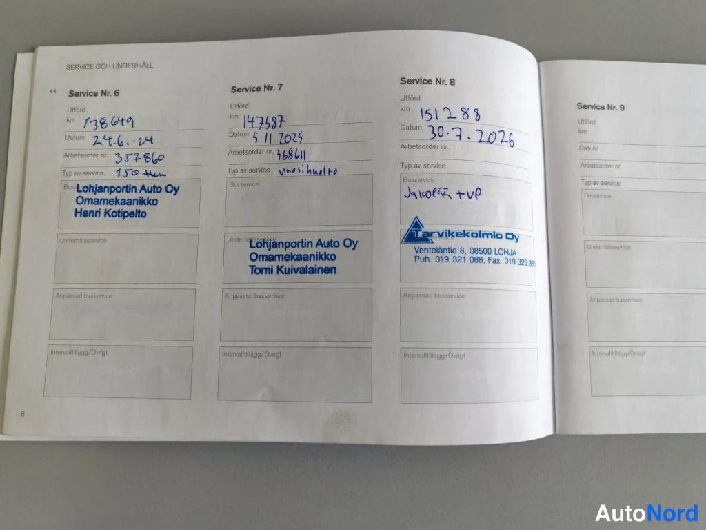 Muu: Avattu huoltokirja sivuilla Service Nr. 6, 7 ja 8 käsinkirjoitetuilla mittarilukemilla (km 138649, 147387, 151288), päivämäärillä ja huoltoliikkeiden leimoilla