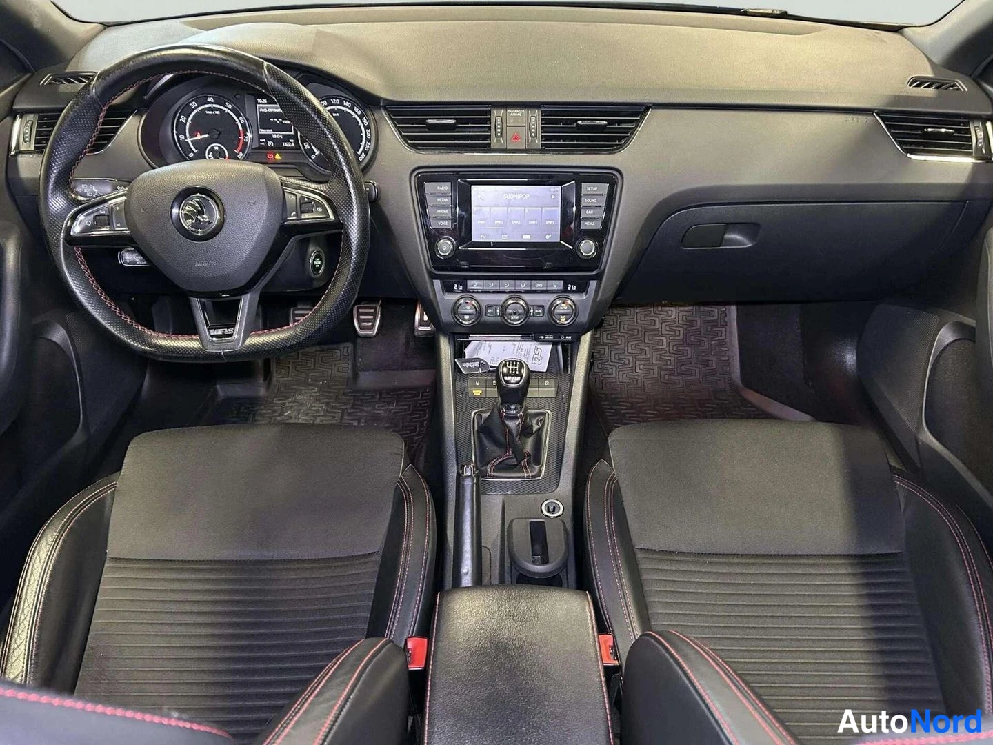 Sininen Skoda Octavia 2014, etuviisto, keula oikealle, kuva 5