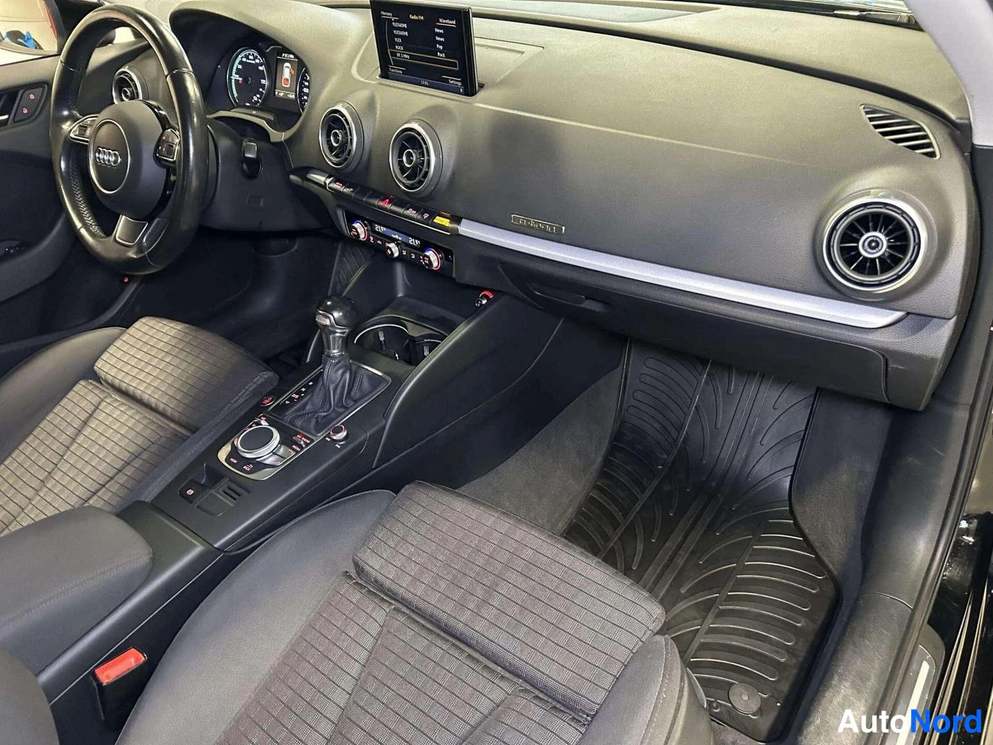 Musta Audi A3 2015, kuva 12