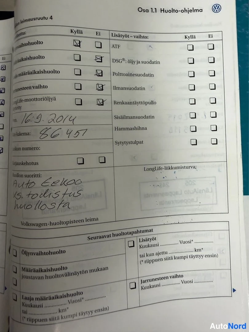 Muu: Volkswagenin huoltokirjan sivu 'Osa 1.1 Huolto-ohjelma', huollon leimausruutu 4, käsinkirjoitulla päivämäärällä 16.9.2014 ja km-lukemalla 86451.