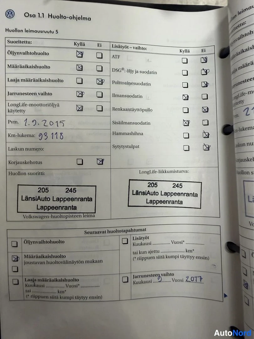 Muu: Volkswagenin huoltokirjan sivu 'Osa 1.1 Huolto-ohjelma', huollon leimausruutu 5, käsinkirjoitulla päivämäärällä 1.9.2015 ja km-lukemalla 93118.