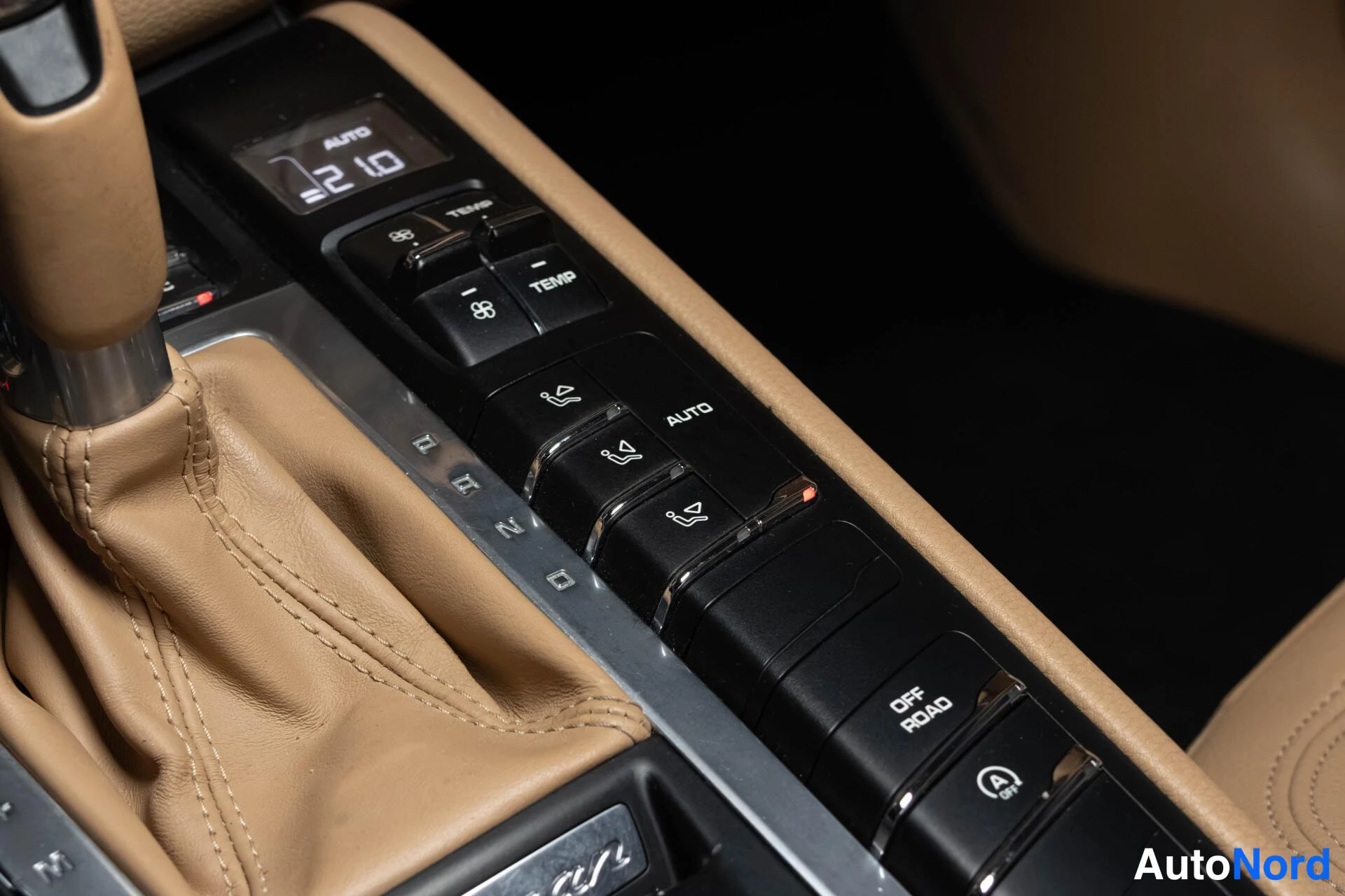 Harmaa Porsche Macan S Diesel 2015, yksityiskohta, kuva 8