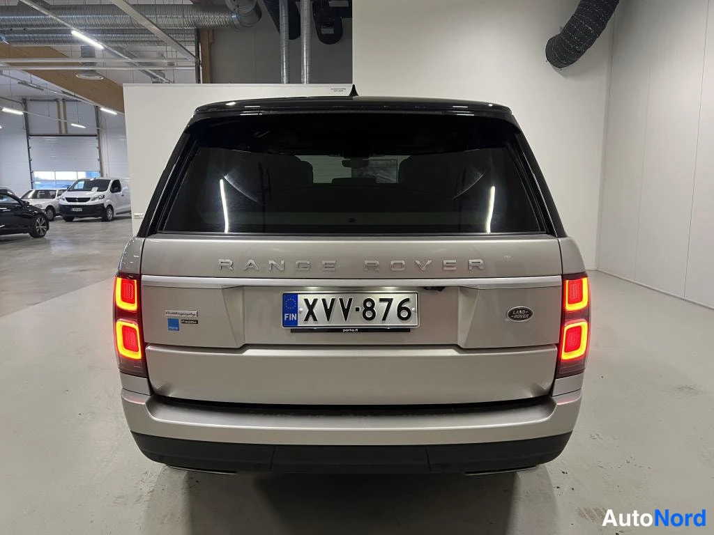 Takaa: Range Rover Farmari Auto Takapuoli