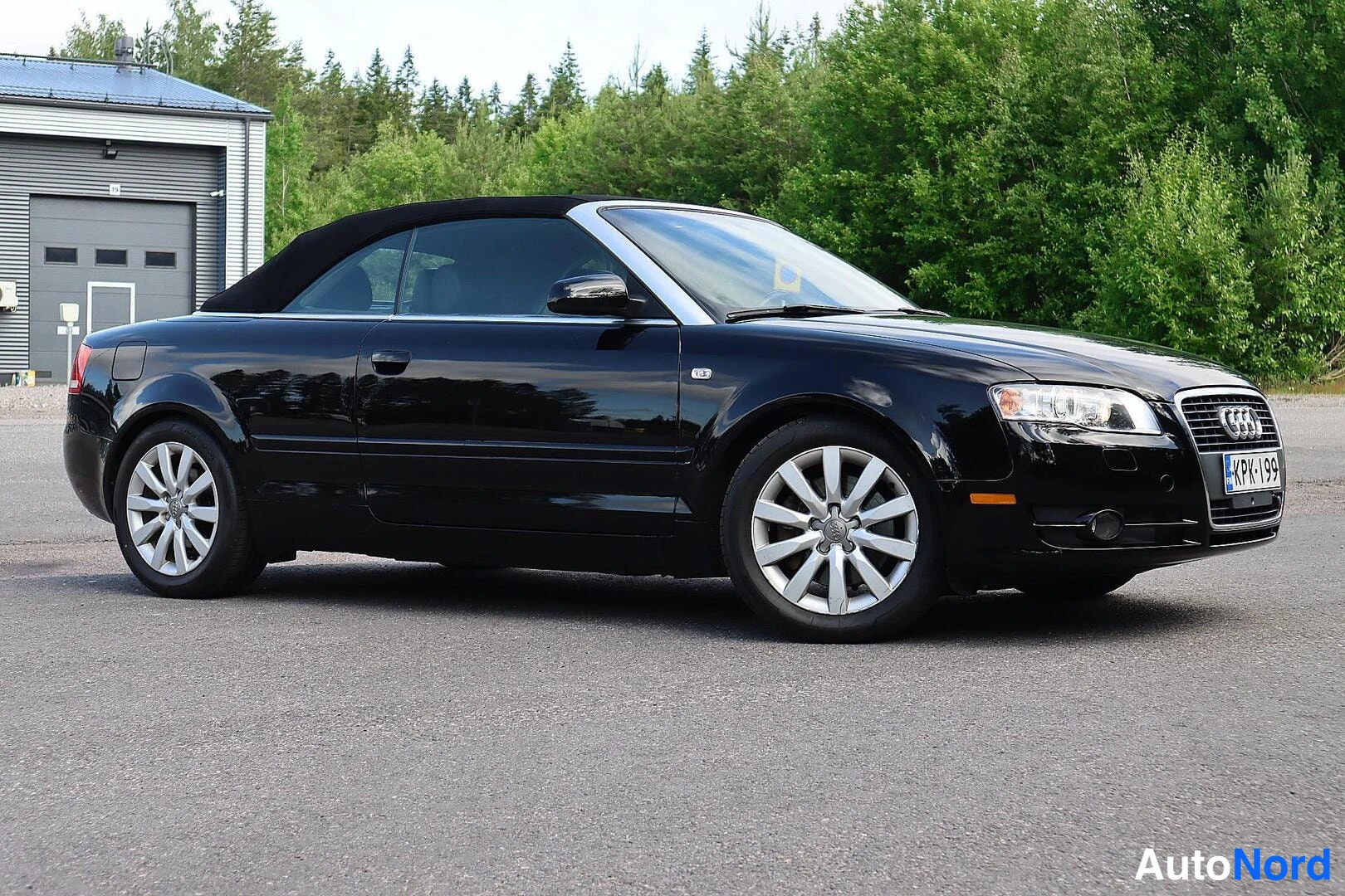 Musta Audi A4 2008, etuviisto, keula oikealle, kuva 3