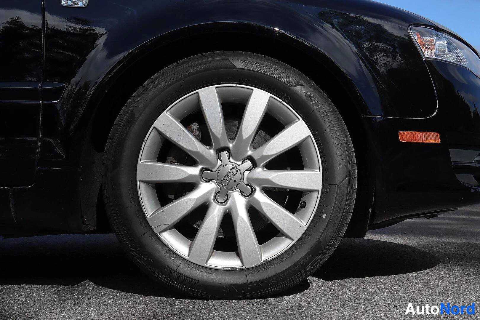 Musta Audi A4 2008, yksityiskohta, kuva 11